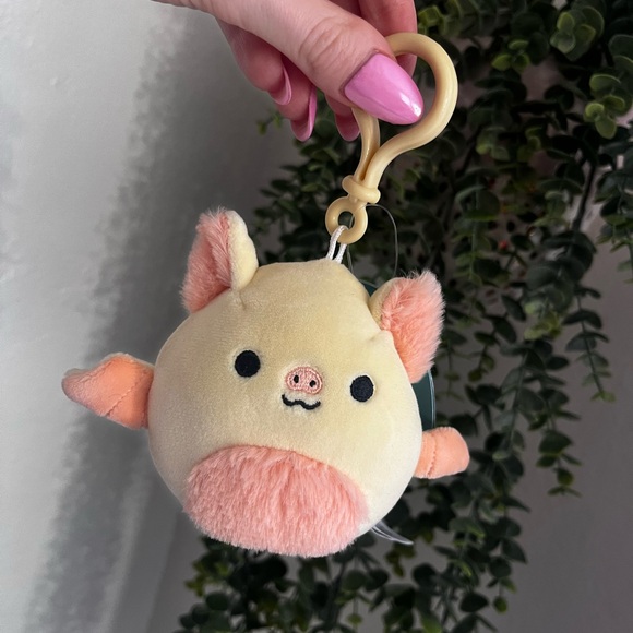 Squishmallows Other - NWT Meghan The Fruit Bat Squishmallow Clip💛 3.5” Plush